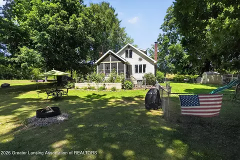 Exterior - 11121 Wood Rd, Dewitt, MI 48820 photo 6 of 10