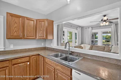 Kitchen - 2637 M-21, Saint Johns, MI 48879 photo 1 of 3
