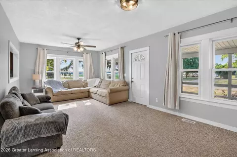 Living - 2637 M-21, Saint Johns, MI 48879 photo 2 of 2