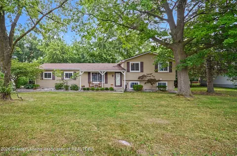 3646 Dill Dr, Waterford, MI 48329
