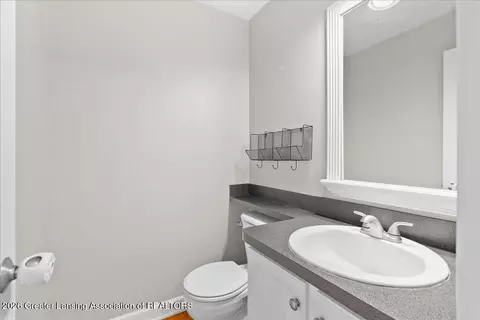 Bath - 11592 Sara Ann Dr, Dewitt, MI 48820 photo 1 of 5