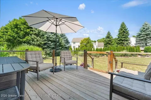 Exterior - 11592 Sara Ann Dr, Dewitt, MI 48820 photo 5 of 5