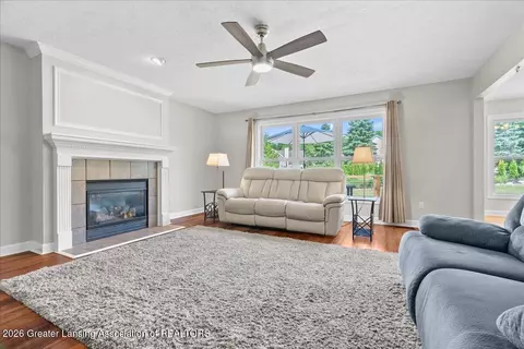 Living - 11592 Sara Ann Dr, Dewitt, MI 48820 photo 3 of 4