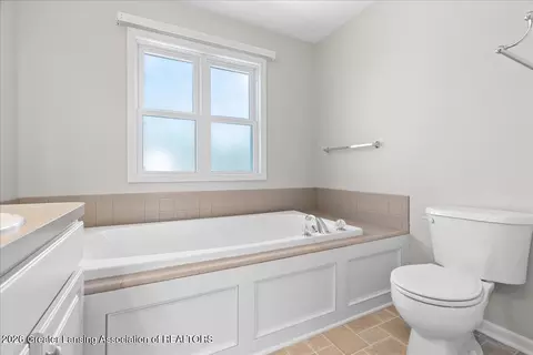 Bath - 11592 Sara Ann Dr, Dewitt, MI 48820 photo 5 of 5