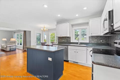 Kitchen - 11592 Sara Ann Dr, Dewitt, MI 48820 photo 1 of 5