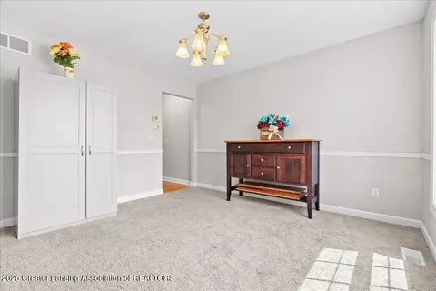 Entry Way - 11592 Sara Ann Dr, Dewitt, MI 48820 photo 3 of 5