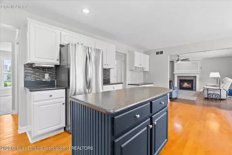 Kitchen - 11592 Sara Ann Dr, Dewitt, MI 48820 photo 2 of 5