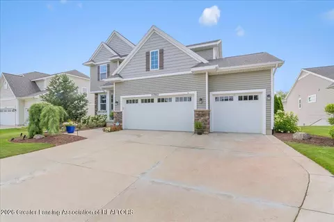 Exterior - 11760 Claridge Dr, Dewitt, MI 48820 photo 2 of 10