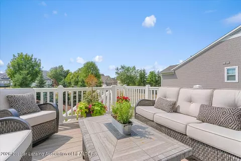 Exterior - 11760 Claridge Dr, Dewitt, MI 48820 photo 7 of 10