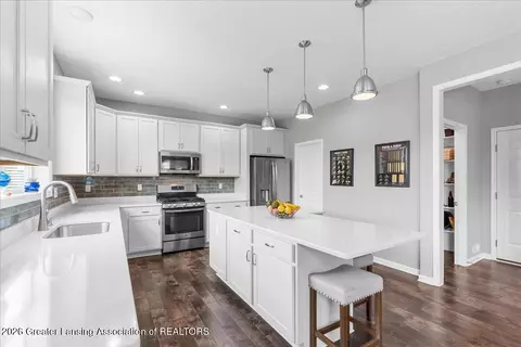 Kitchen - 11760 Claridge Dr, Dewitt, MI 48820 photo 2 of 6