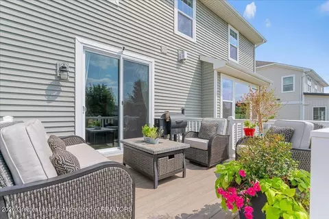 Exterior - 11760 Claridge Dr, Dewitt, MI 48820 photo 8 of 10
