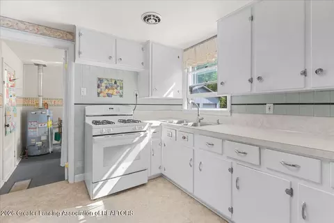 Kitchen - 4520 Monroe St, Holt, MI 48842 photo 3 of 3