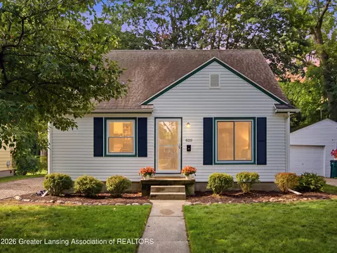 820 S Dexter Dr, Lansing, MI 48910