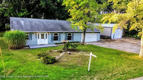 105 Algon Dr, Houghton Lake, MI 48629