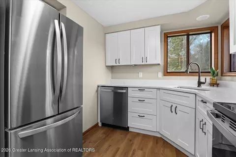 Kitchen - 1829 Crest St, Haslett, MI 48840 photo 2 of 4