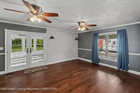 Living - 5490 W Howe Rd, Dewitt, MI 48820 photo 3 of 5