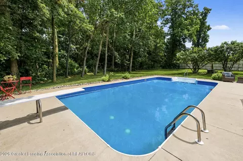 Exterior - 471 Windrock Ln, Dimondale, MI 48821 photo 4 of 6