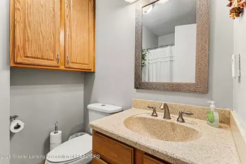 Bath - 471 Windrock Ln, Dimondale, MI 48821 photo 1 of 3