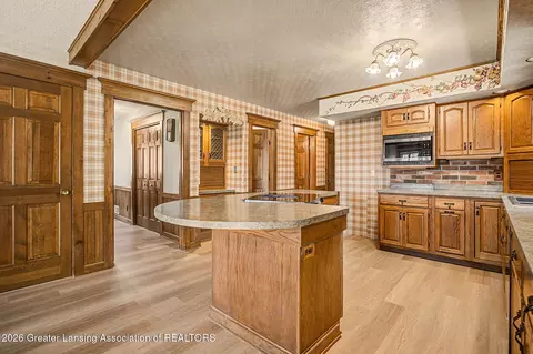 Kitchen - 10490 W Clark Rd, Eagle, MI 48822 photo 2 of 4