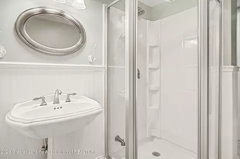 Bath - 10490 W Clark Rd, Eagle, MI 48822 photo 3 of 3