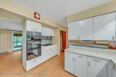 Kitchen - 6150 Valley Trl, Dimondale, MI 48821 photo 3 of 3