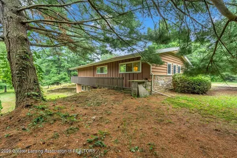 Exterior - 6150 Valley Trl, Dimondale, MI 48821 photo 3 of 8