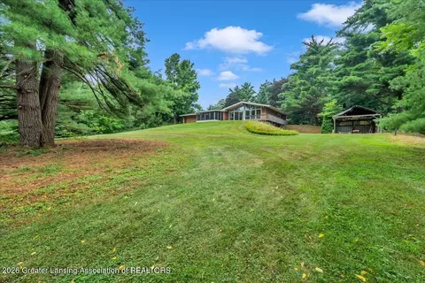 Exterior - 6150 Valley Trl, Dimondale, MI 48821 photo 7 of 8