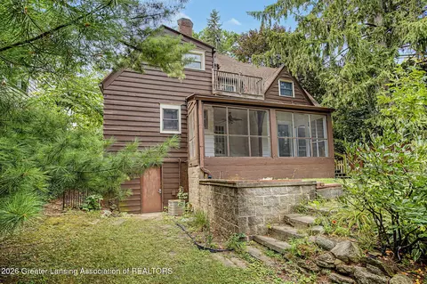 630 Hillcrest Ave, East Lansing, MI 48823