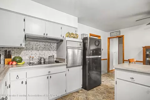 Kitchen - 427 Bates, Jackson, MI 49202 photo 4 of 4