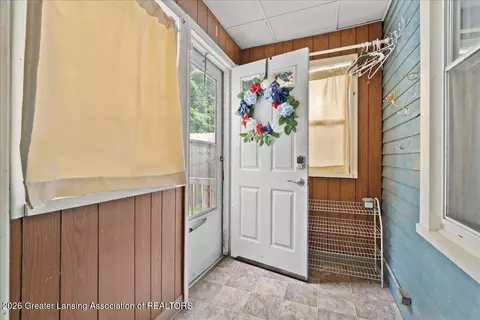 Entry Way - 321 E Thomas St, Lansing, MI 48906 photo 3 of 3