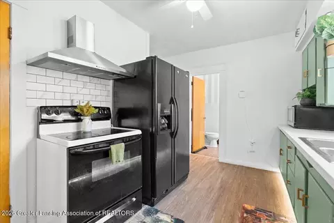 Kitchen - 321 E Thomas St, Lansing, MI 48906 photo 4 of 4