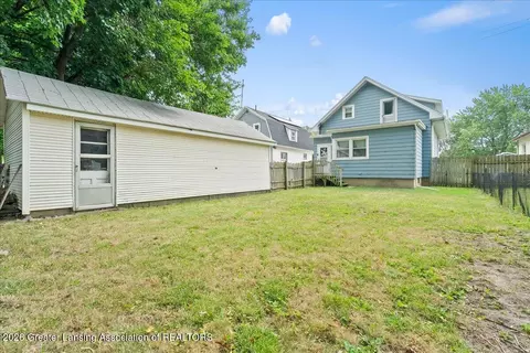 Exterior - 321 E Thomas St, Lansing, MI 48906 photo 3 of 4