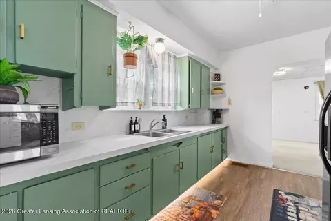 Kitchen - 321 E Thomas St, Lansing, MI 48906 photo 1 of 4
