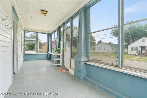Exterior - 321 E Thomas St, Lansing, MI 48906 photo 1 of 4