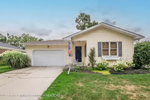 740 Snyder Rd, East Lansing, MI 48823