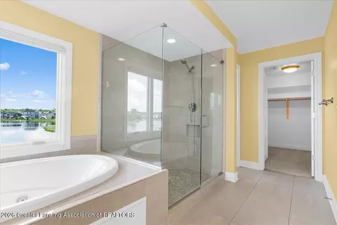 Bath - 12935 Paradise Dr, Dewitt, MI 48820 photo 3 of 9