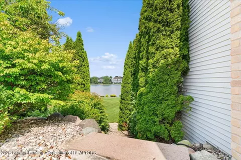 Exterior - 12935 Paradise Dr, Dewitt, MI 48820 photo 9 of 12