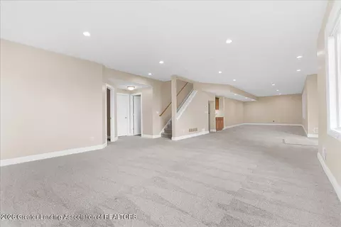 Living - 12935 Paradise Dr, Dewitt, MI 48820 photo 4 of 4