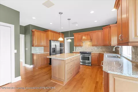 Kitchen - 12935 Paradise Dr, Dewitt, MI 48820 photo 1 of 4