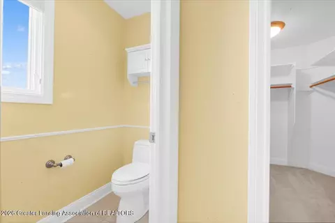 Bath - 12935 Paradise Dr, Dewitt, MI 48820 photo 6 of 9