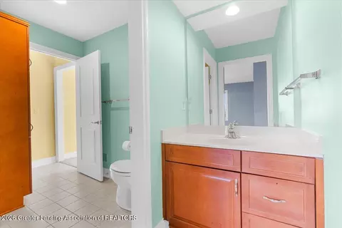 Bath - 12935 Paradise Dr, Dewitt, MI 48820 photo 7 of 9