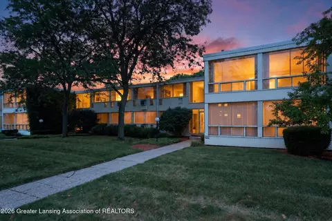 1043 Kimberly Dr #4, Lansing, MI 48912