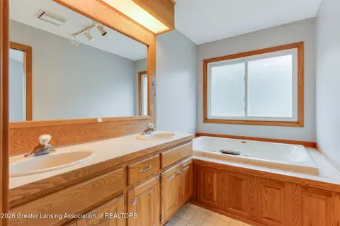 Bath - 4115 W Howe Rd, Dewitt, MI 48820 photo 4 of 4