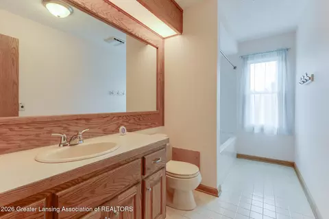 Bath - 4115 W Howe Rd, Dewitt, MI 48820 photo 2 of 4