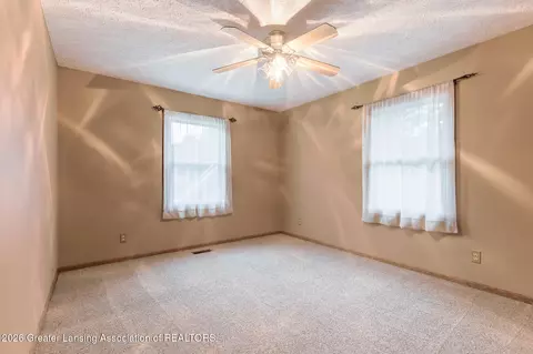 Bedroom - 4115 W Howe Rd, Dewitt, MI 48820 photo 6 of 10