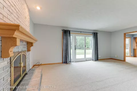Living - 4115 W Howe Rd, Dewitt, MI 48820 photo 6 of 7