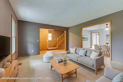 Living - 4115 W Howe Rd, Dewitt, MI 48820 photo 3 of 7