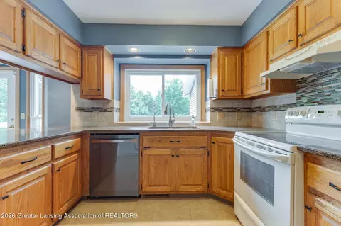 Kitchen - 4115 W Howe Rd, Dewitt, MI 48820 photo 1 of 2