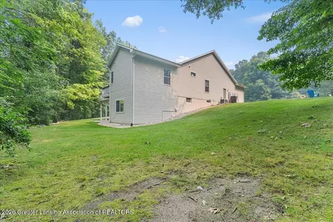 Exterior - 10222 Red Bud Dr, Haslett, MI 48840 photo 9 of 11