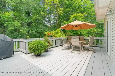 Exterior - 10222 Red Bud Dr, Haslett, MI 48840 photo 4 of 11